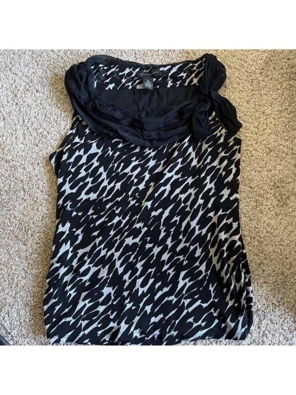 Black and white abstract animal print tank top #animalprint #abstract